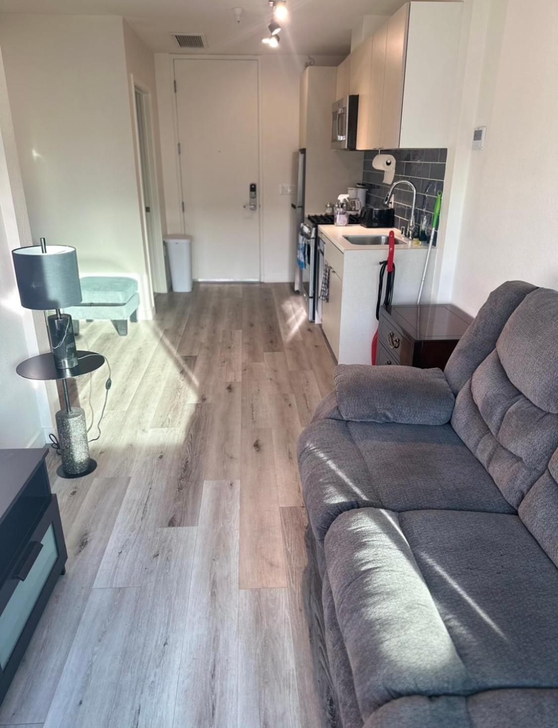 Apartamento Modern Hollywood Walk Of Fame Apts- Free Parking, 360 Rooftop, Pool, Gym- Centrally Located *
