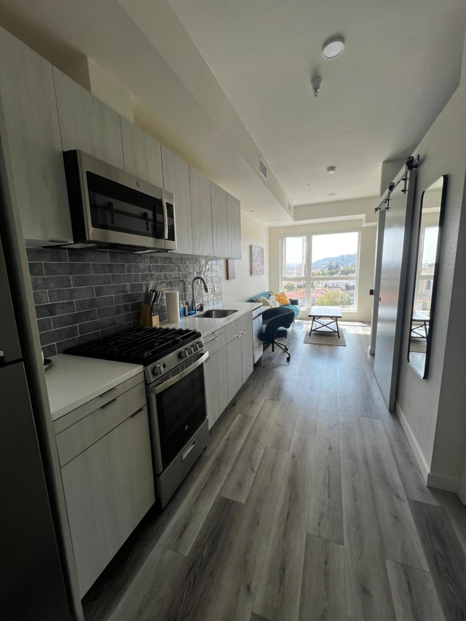Modern Hollywood Walk Of Fame Apts- Free Parking, 360 Rooftop, Pool, Gym- Centrally Located Apartamento Los Angeles