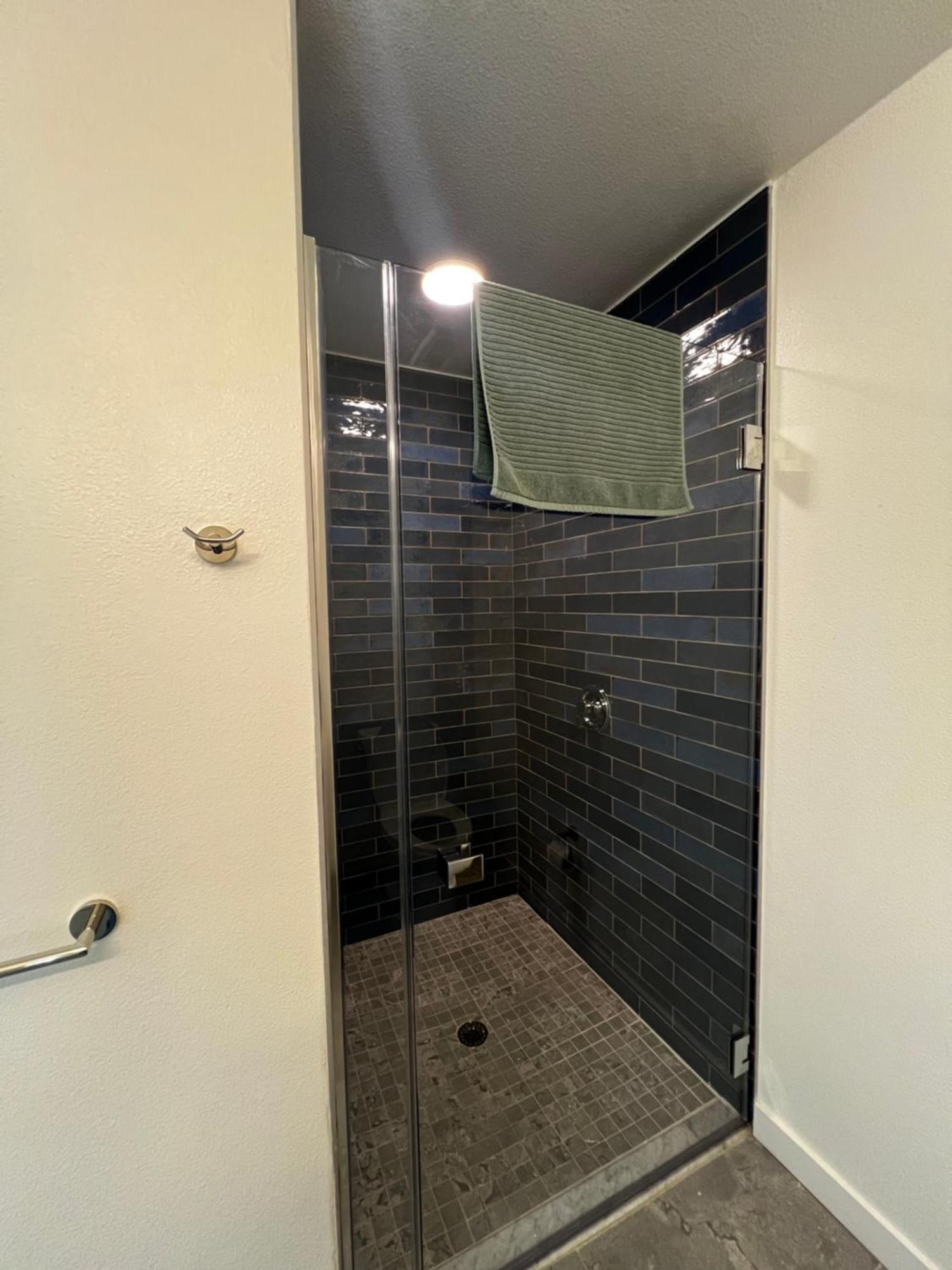 Apartamento Modern Hollywood Walk Of Fame Apts- Free Parking, 360 Rooftop, Pool, Gym- Centrally Located